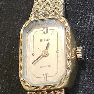 Vintage 80s Elgin Quartz Watch Womens watch